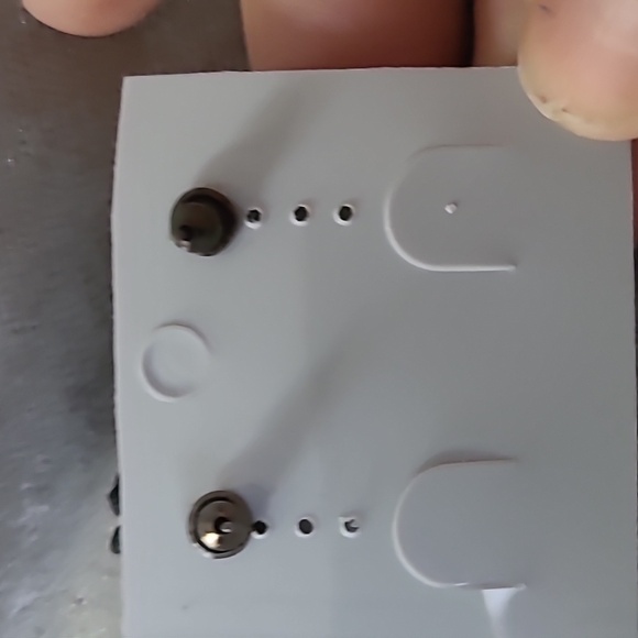 NWT Crystal Stud Earrings - Picture 3 of 3